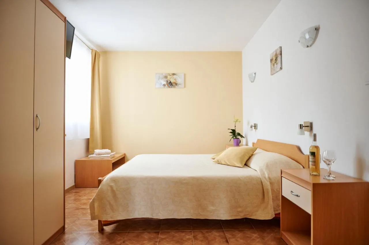 Konukevi Guesthouse Villa Galovic Brseč