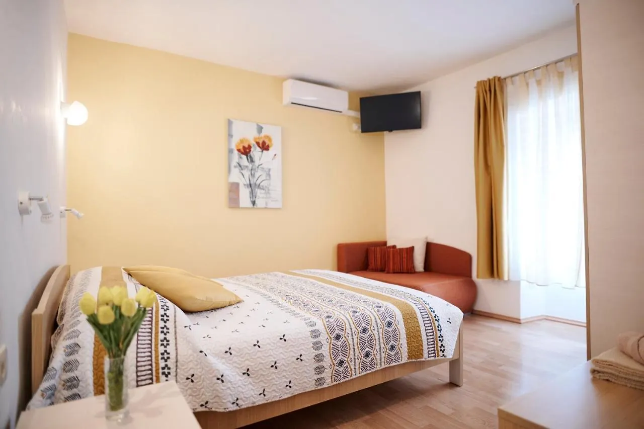Guesthouse Villa Galovic Brseč 3*,